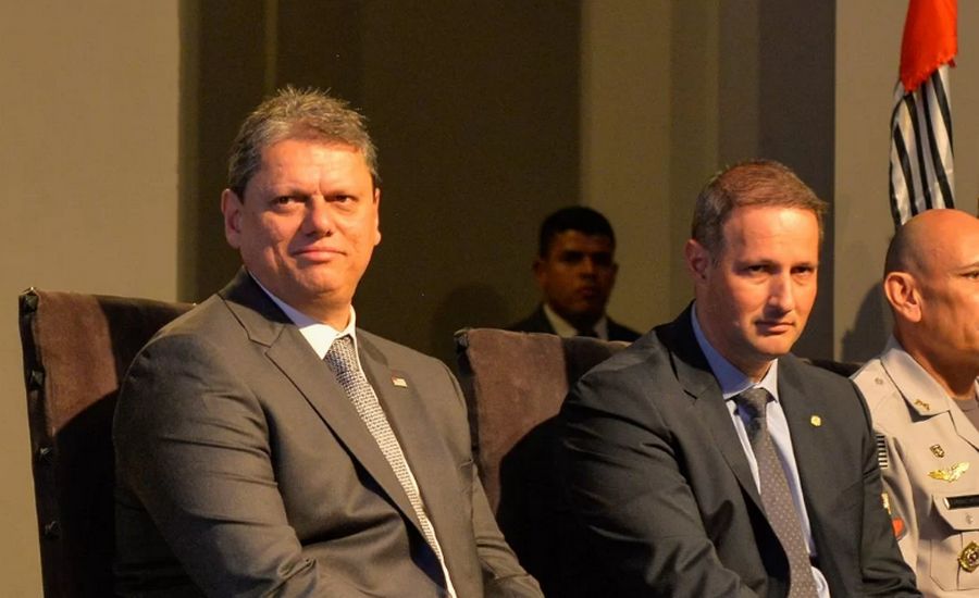 Tarcísio semeia discórdia na PM: Coronéis favoráveis à vida são removidos em troca de caos e violência