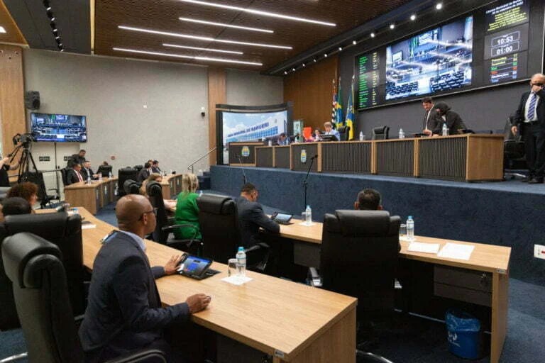 Escândalos e disputas: Câmara de Barueri se torna palco de conflitos e revelações