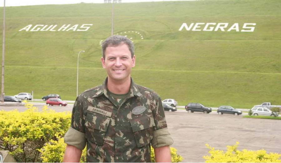 Governador Tarcísio de Freitas afasta bolsonarista investigado por disseminação de desinformação sobre urnas eletrônicas