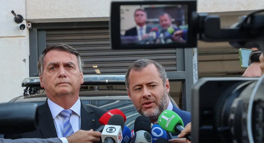 Defesa de Bolsonaro pede ao Supremo que passaporte seja devolvido